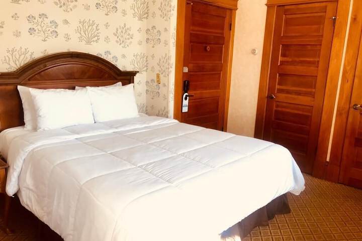 Pacific Grove Inn