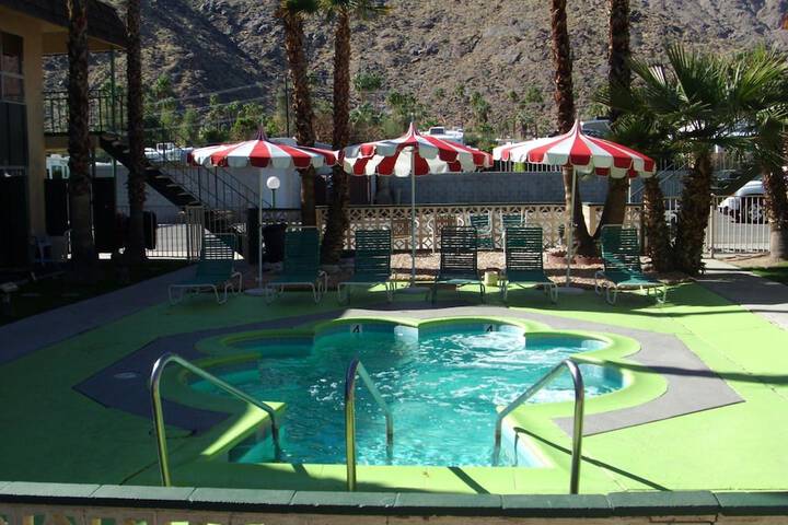 Pool 15 of 41