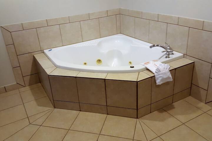 Hot Tub 19 of 19