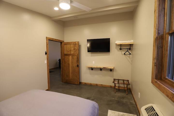 Room 22 of 83