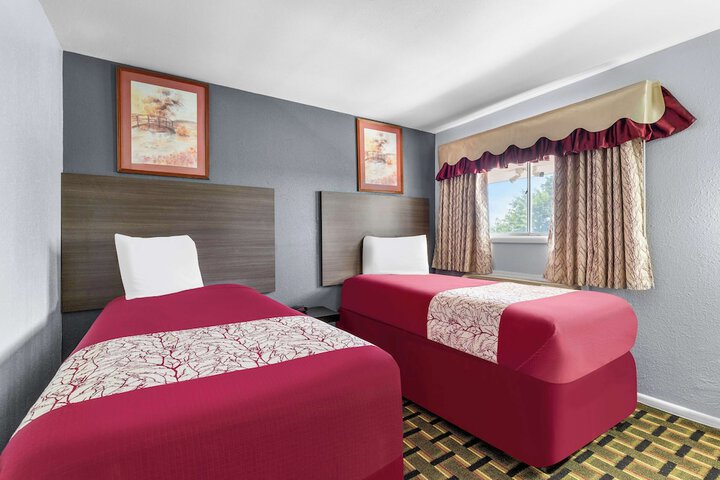 Room 14 of 30