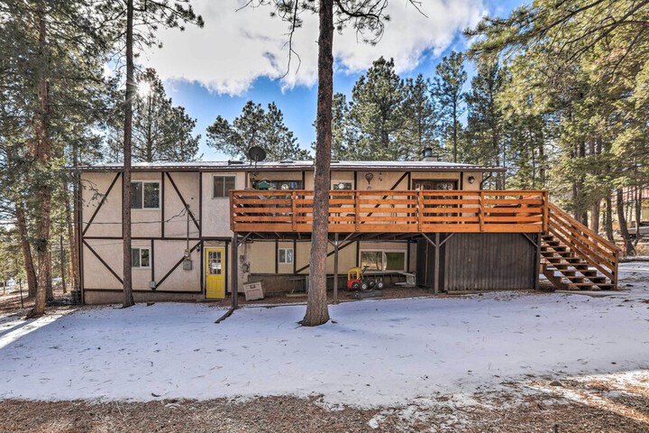 Scenic Woodland Park Cottage w / Deck + Grill!