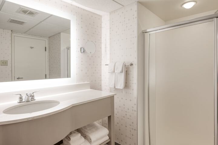 Room 32 of 57
