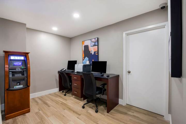 Business Center 41 of 42