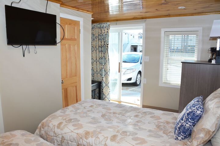 Room 35 of 65