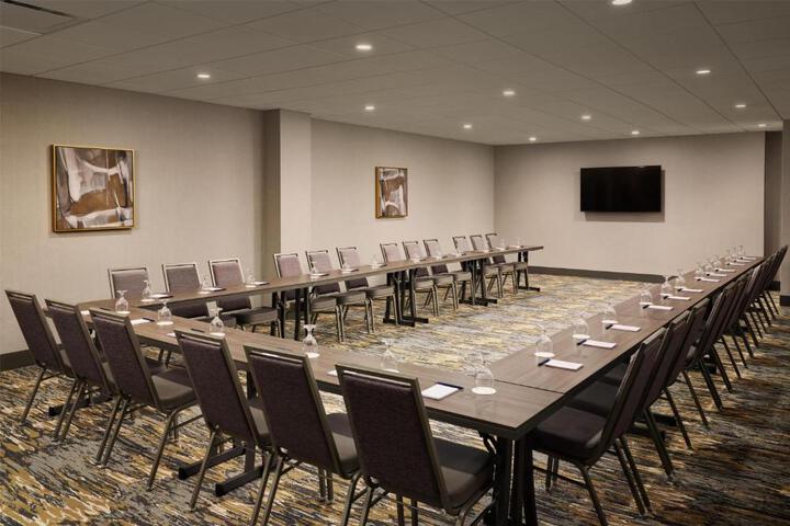 Doubletree by Hilton Greenville Airport
