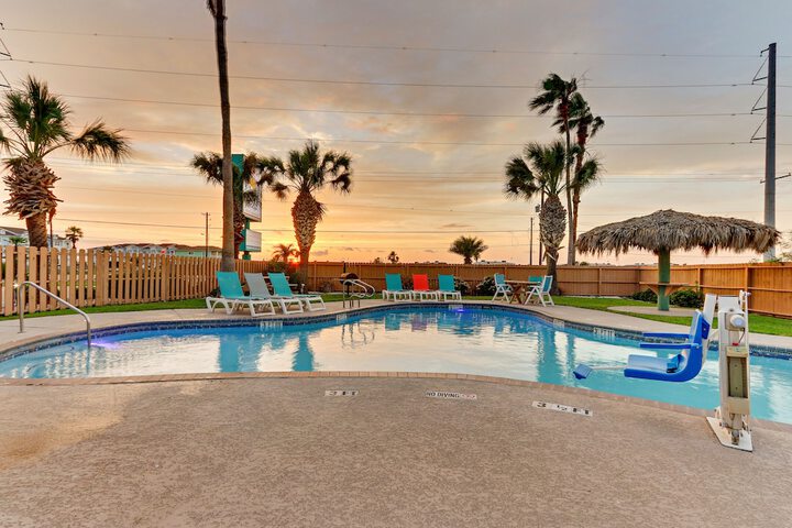 Pool 8 of 35