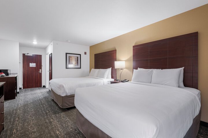 Cobblestone Hotel & Suites - Urbana