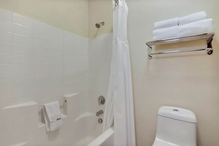 Room 42 of 68