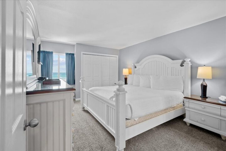 Room 12 of 24