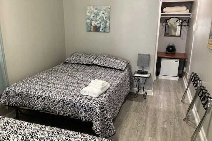 Room 35 of 53