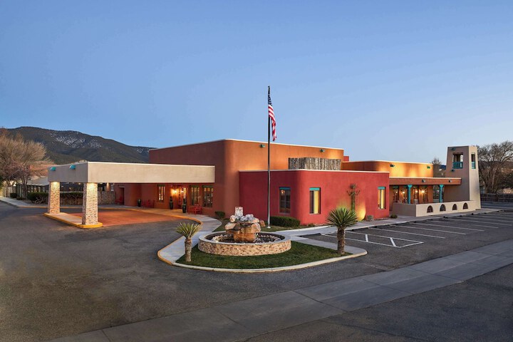 Hotel Don Fernando de Taos Tapestry Collection by Hilton