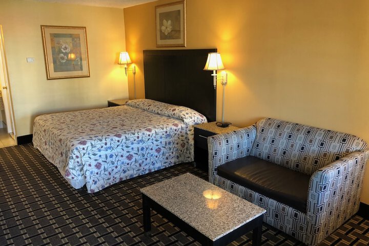 Room 5 of 17