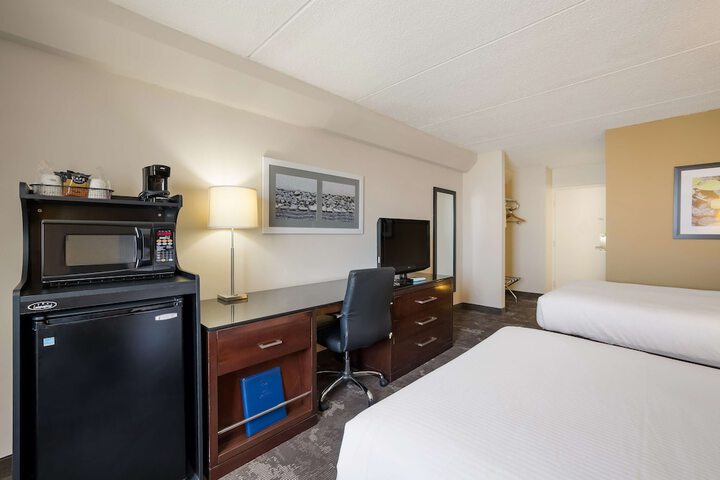 Room 22 of 35