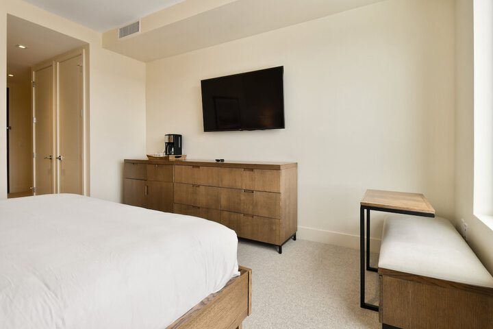 Room 124 of 187