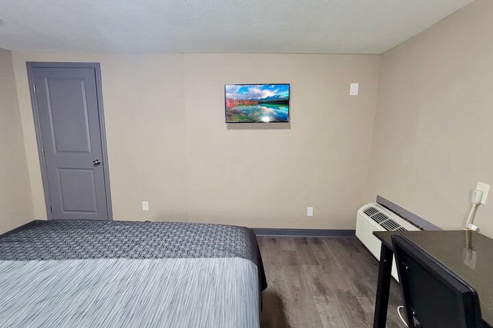 Budget Inn & Suites