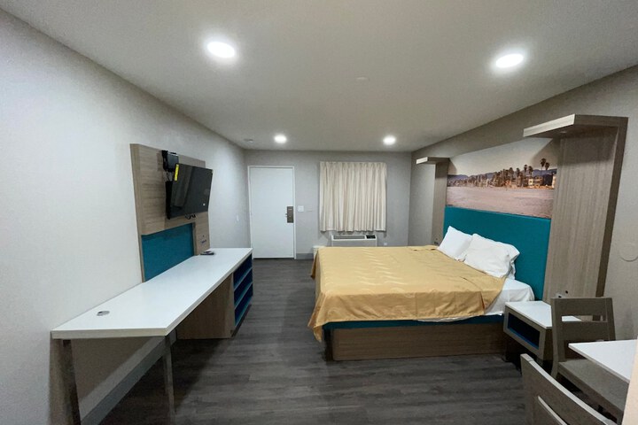 Room 14 of 20