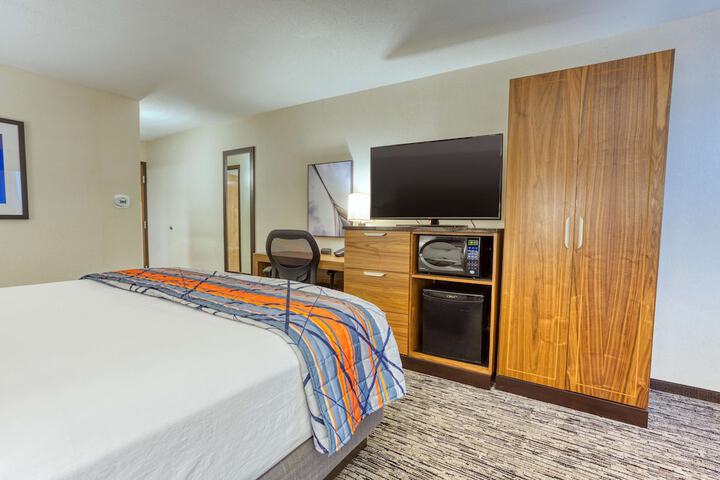 Room 7 of 42