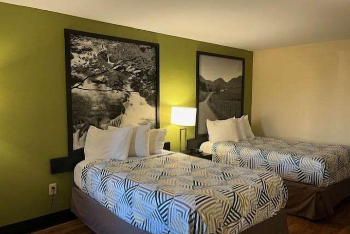 Room 18 of 33