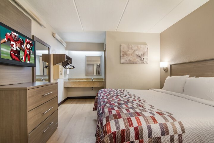 Room 33 of 35