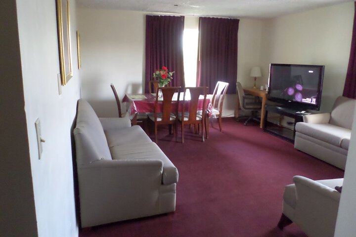 Room 13 of 28