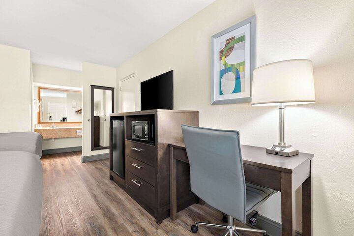 Room 26 of 67