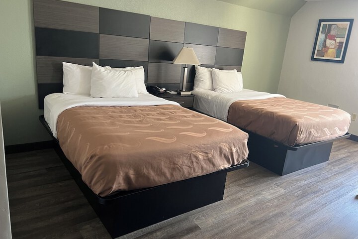 Room 21 of 37