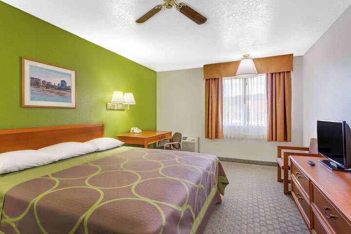 Room 18 of 47