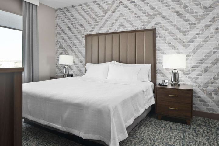 Room 8 of 24