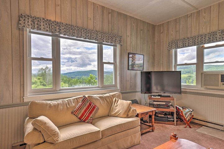 Apartment w / Shared Deck & View of Cowanesque Lake