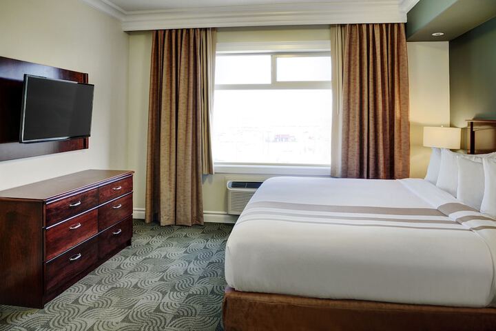 Room 17 of 35