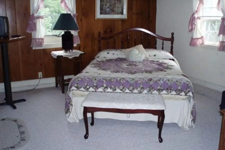 1768 COUNTRY INN