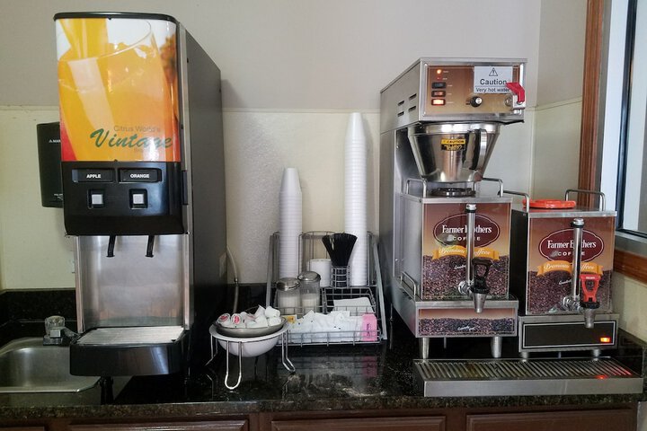 Super 8 by Wyndham Chicago OHare Airport