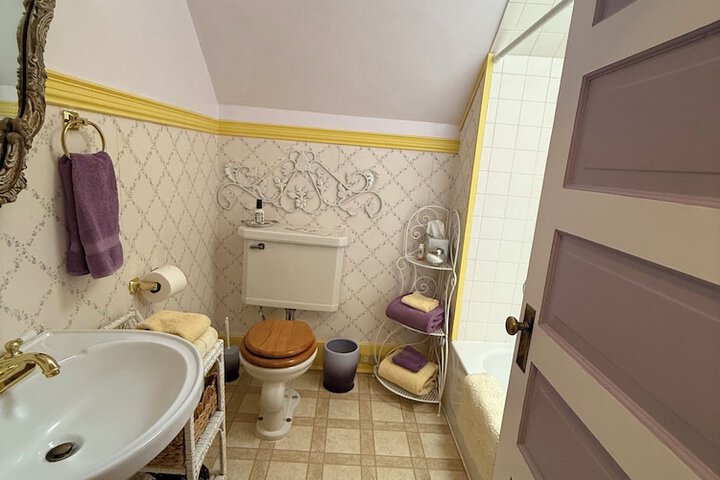 Room 11 of 22