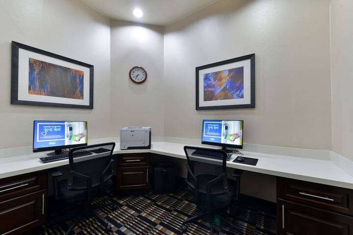 Business Center 50 of 50