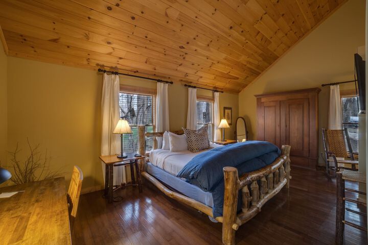 Dancing Bear Lodge