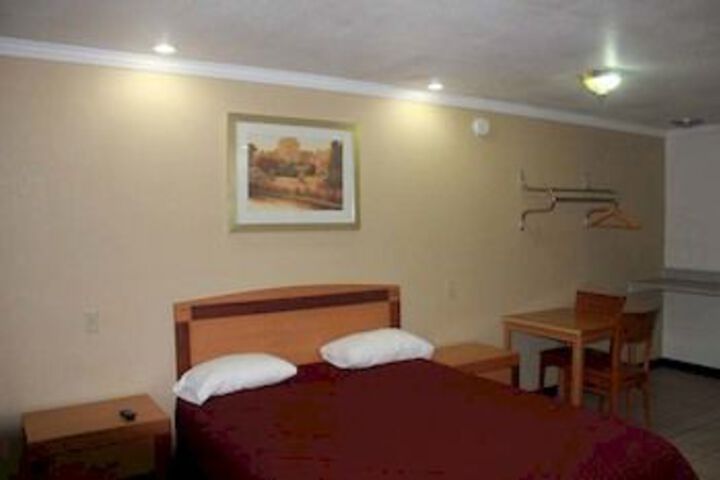 Holiday Lodge