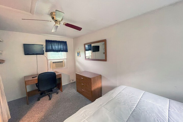 Room 49 of 104