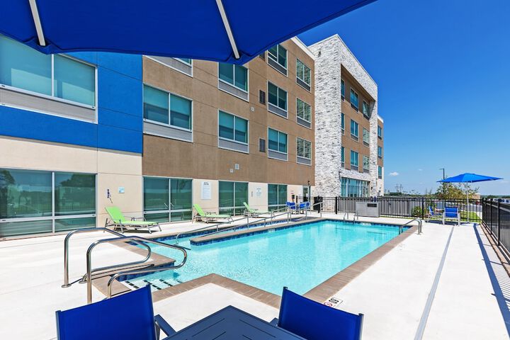 Pool 6 of 35