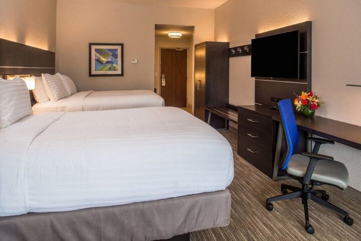 Room 4 of 25