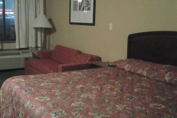Room 9 of 23