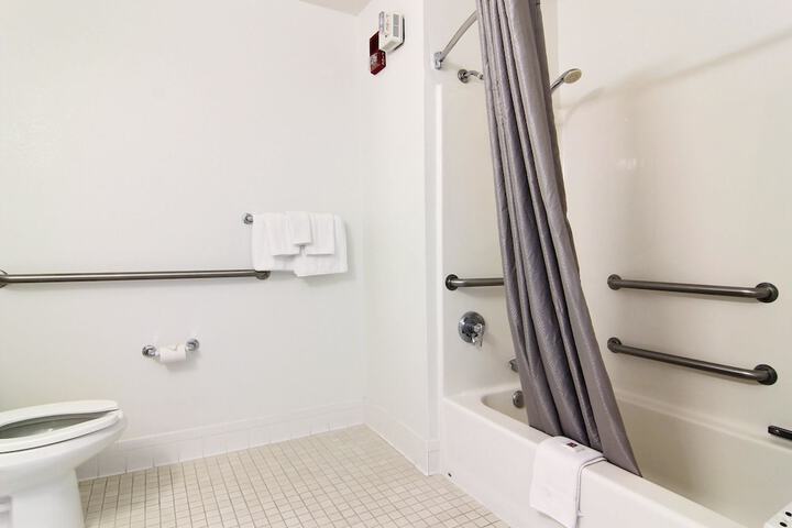 Room 15 of 27