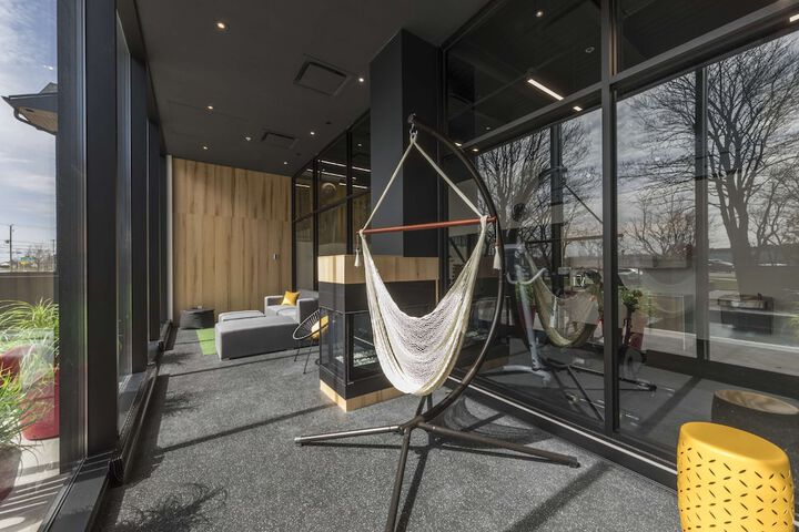 Lounge 97 of 107
