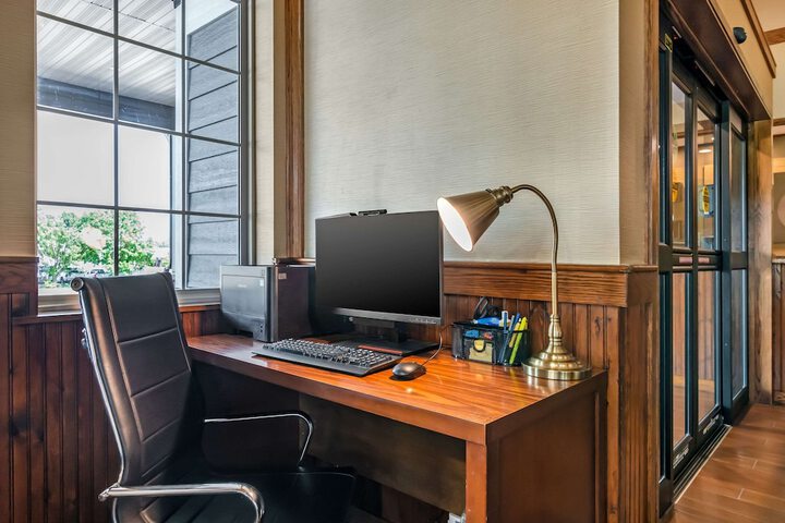 Business Center 54 of 54