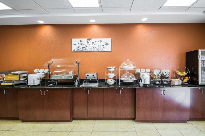 Breakfast/Coffee Service 25 of 28