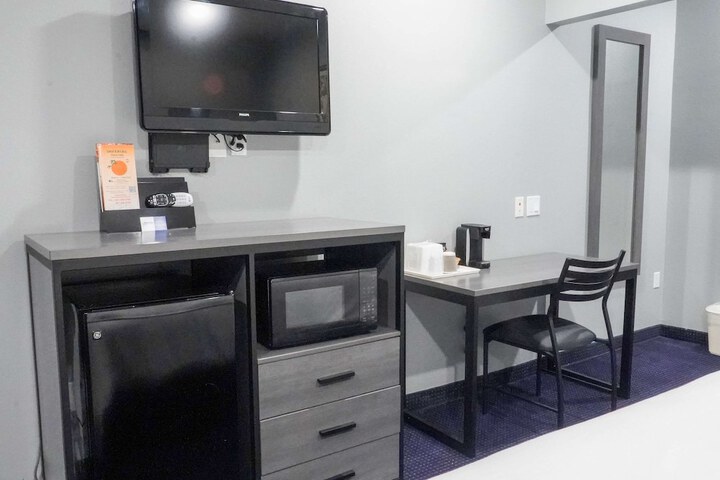 Room 18 of 26