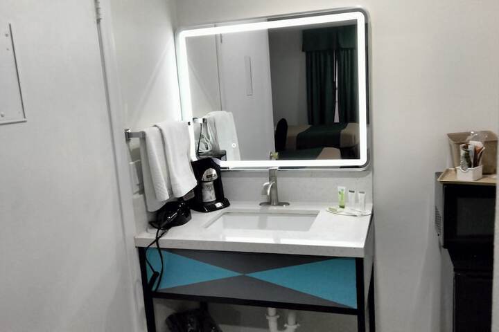 Room 14 of 36