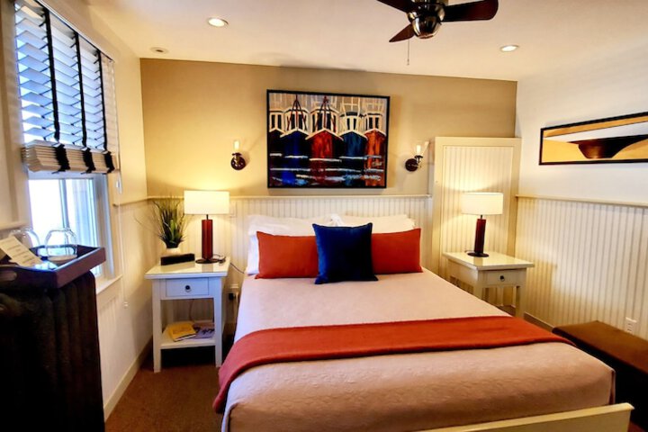 Room 93 of 126