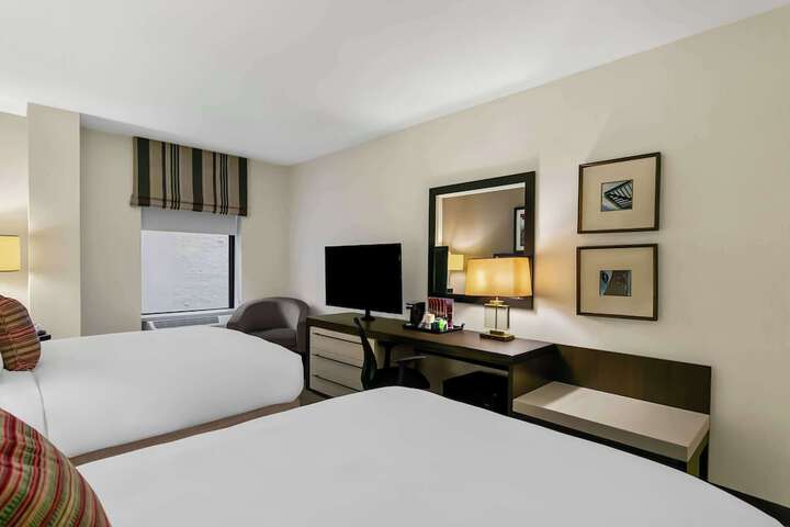 Room 17 of 30