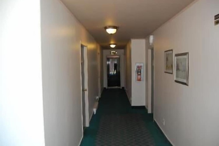 Ballroom/Hall 41 of 51